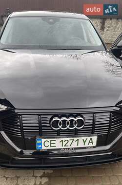 Позашляховик / Кросовер Audi e-tron 2019 в Косові