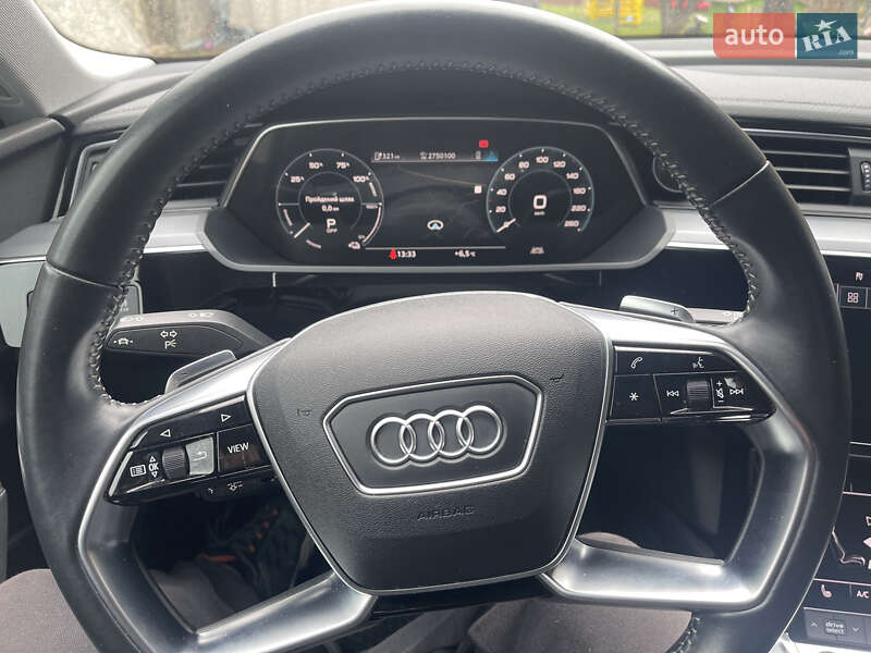 Позашляховик / Кросовер Audi e-tron 2019 в Косові