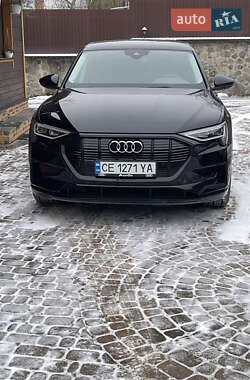 Позашляховик / Кросовер Audi e-tron 2019 в Косові