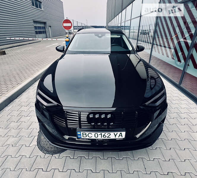 Позашляховик / Кросовер Audi e-tron 2021 в Львові
