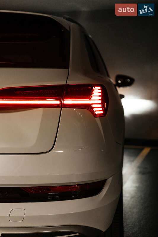 Внедорожник / Кроссовер Audi e-tron 2019 в Киеве фото 11 Внедорожник / Кроссовер Audi e-tron 2019 в Киеве