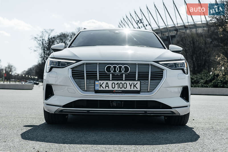 Внедорожник / Кроссовер Audi e-tron 2019 в Киеве фото 59 Внедорожник / Кроссовер Audi e-tron 2019 в Киеве
