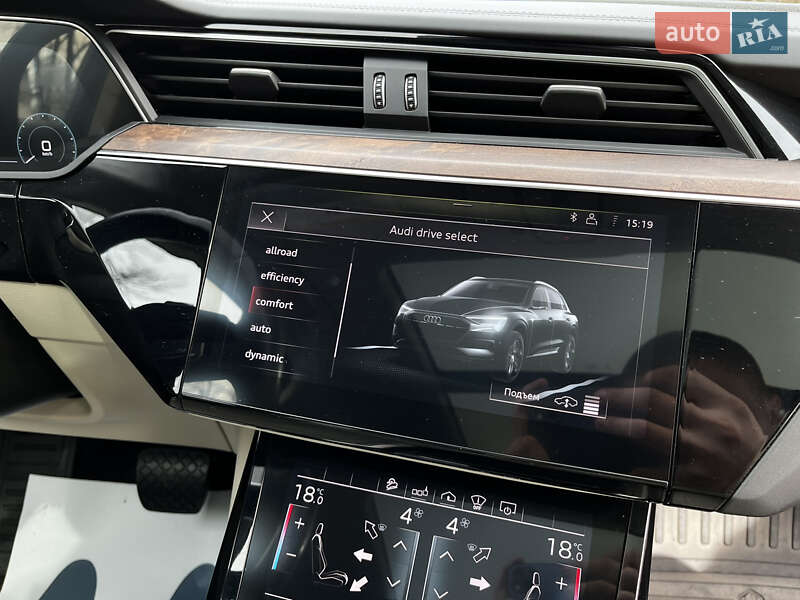 Внедорожник / Кроссовер Audi e-tron 2019 в Краснограде