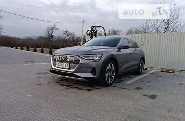 Внедорожник / Кроссовер Audi e-tron 2020 в Великом Березном