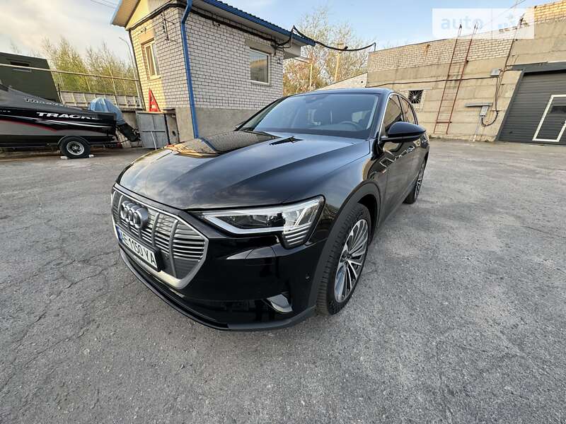 Внедорожник / Кроссовер Audi e-tron 2020 в Днепре
