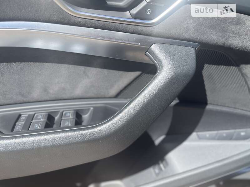 Позашляховик / Кросовер Audi e-tron 2019 в Житомирі