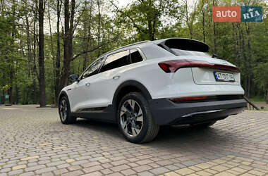 Внедорожник / Кроссовер Audi e-tron 2019 в 