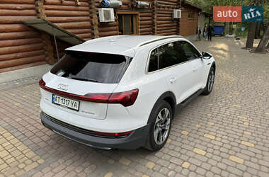 Внедорожник / Кроссовер Audi e-tron 2019 в 