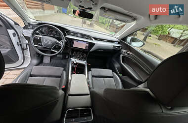 Внедорожник / Кроссовер Audi e-tron 2019 в 