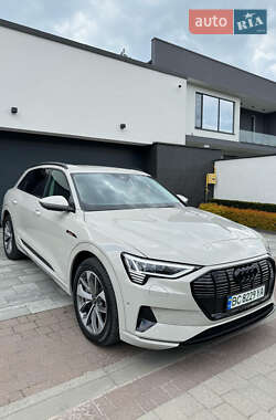 Внедорожник / Кроссовер Audi e-tron 2020 в 