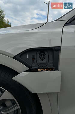 Внедорожник / Кроссовер Audi e-tron 2020 в 