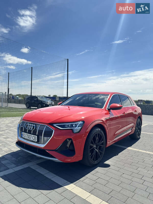 Внедорожник / Кроссовер Audi e-tron 2022 в Мукачево