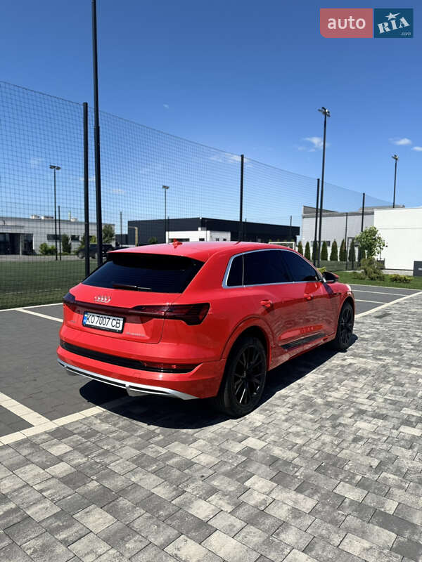Внедорожник / Кроссовер Audi e-tron 2022 в Мукачево