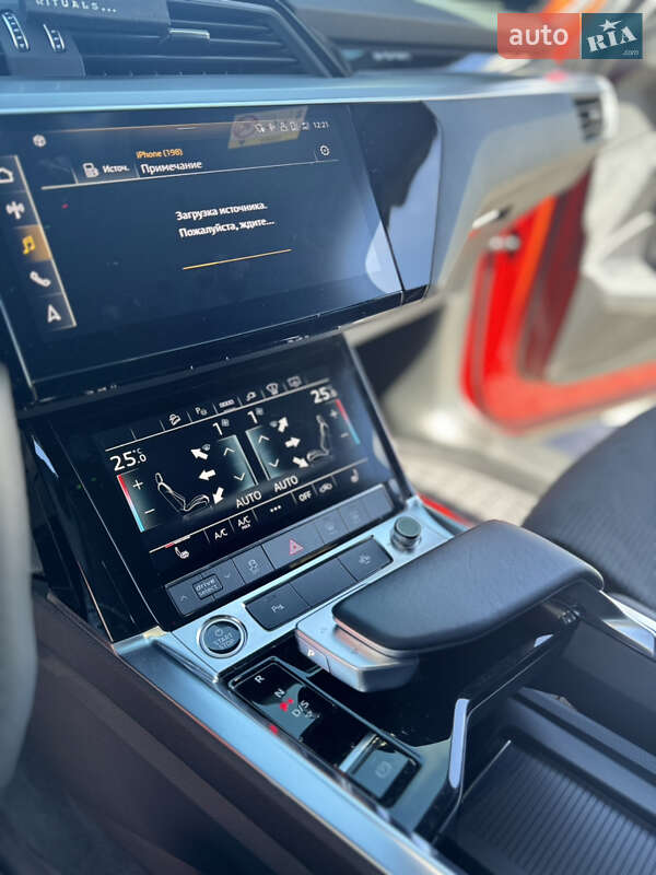 Внедорожник / Кроссовер Audi e-tron 2022 в Мукачево