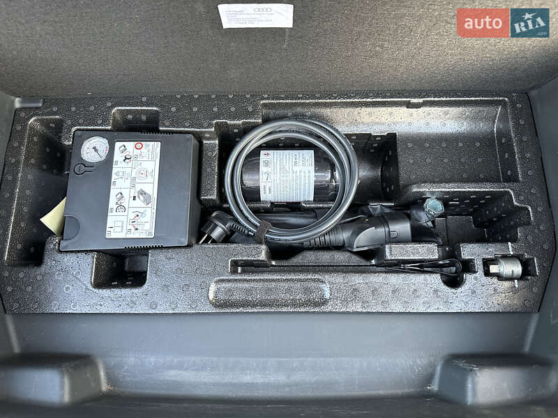 Позашляховик / Кросовер Audi e-tron 2019 в Дубні