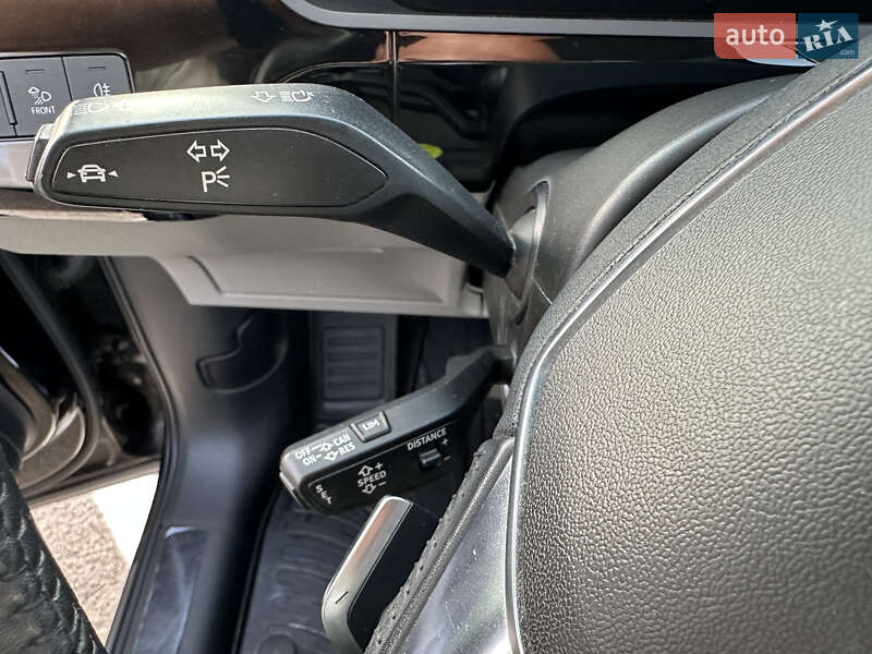 Позашляховик / Кросовер Audi e-tron 2019 в Дубні