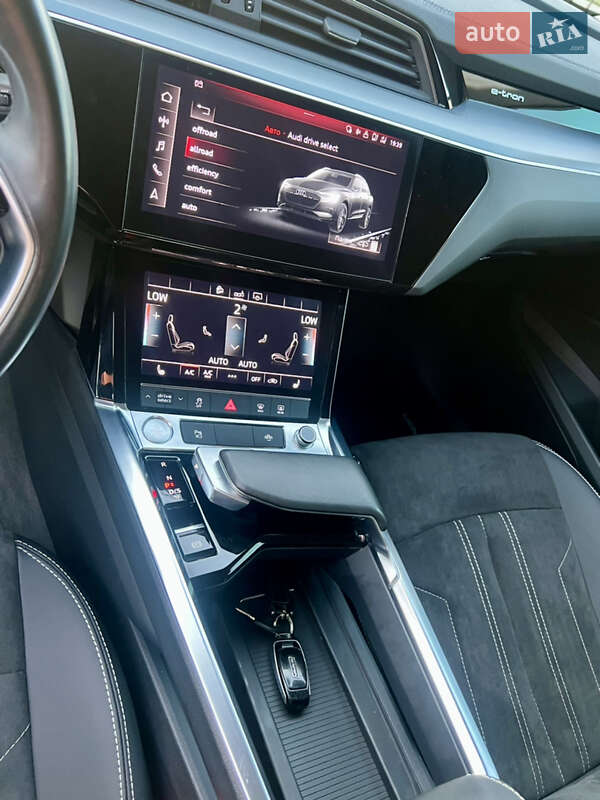 Позашляховик / Кросовер Audi e-tron 2019 в Самборі фото 34 Позашляховик / Кросовер Audi e-tron 2019 в Самборі
