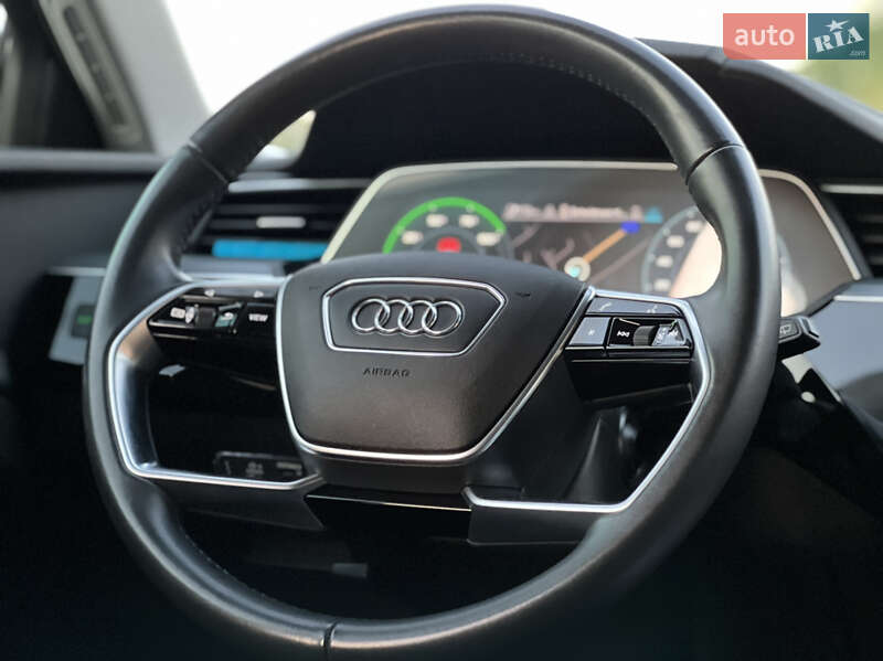 Позашляховик / Кросовер Audi e-tron 2019 в Самборі фото 75 Позашляховик / Кросовер Audi e-tron 2019 в Самборі