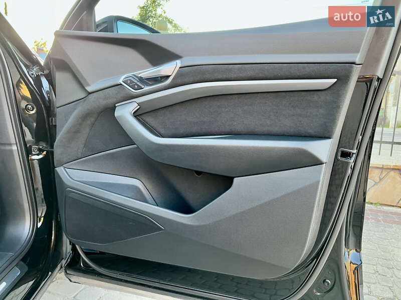 Позашляховик / Кросовер Audi e-tron 2019 в Самборі фото 90 Позашляховик / Кросовер Audi e-tron 2019 в Самборі