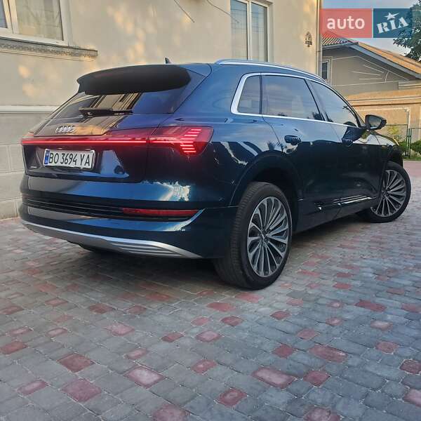 Внедорожник / Кроссовер Audi e-tron 2019 в Тернополе