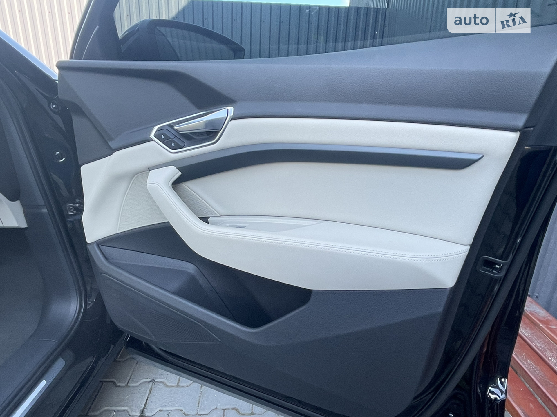 2020 Audi e-tron - мініатюра 21