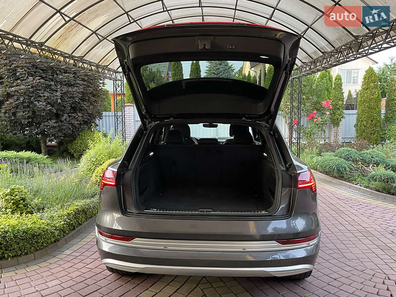 Позашляховик / Кросовер Audi e-tron 2019 в Вінниці
