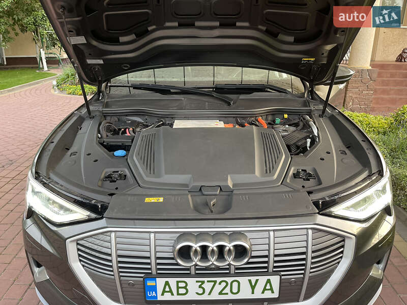 Позашляховик / Кросовер Audi e-tron 2019 в Вінниці