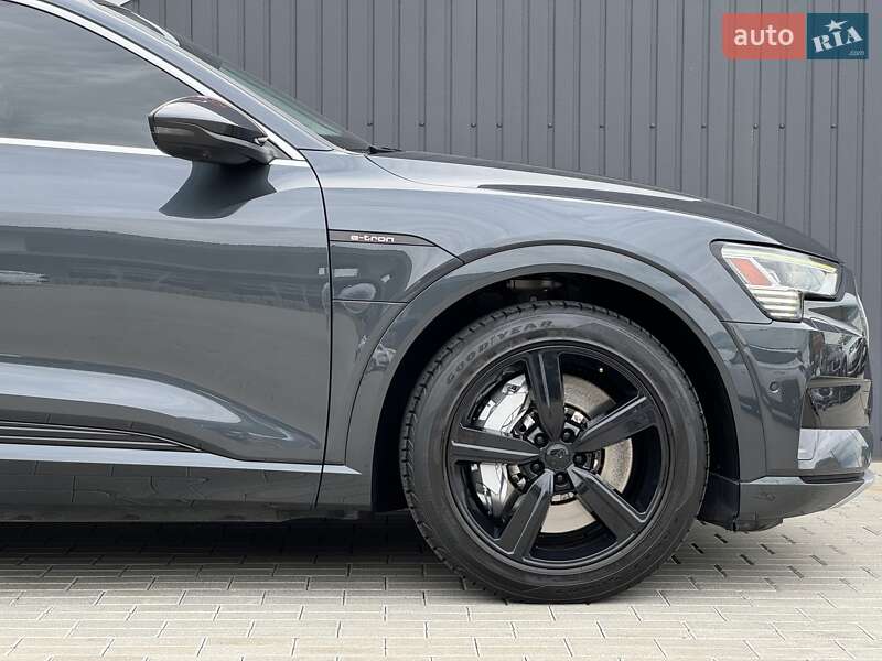 Позашляховик / Кросовер Audi e-tron 2019 в Мукачевому