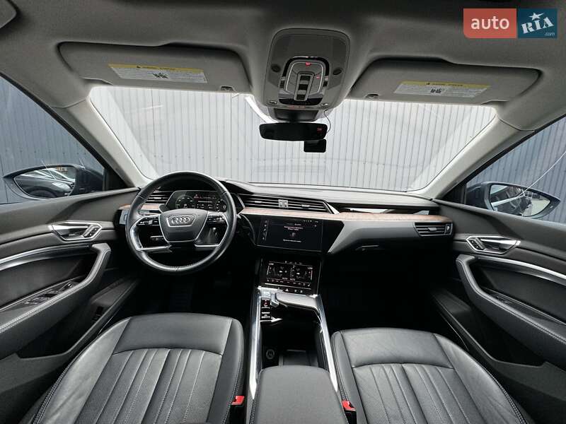 Позашляховик / Кросовер Audi e-tron 2019 в Мукачевому