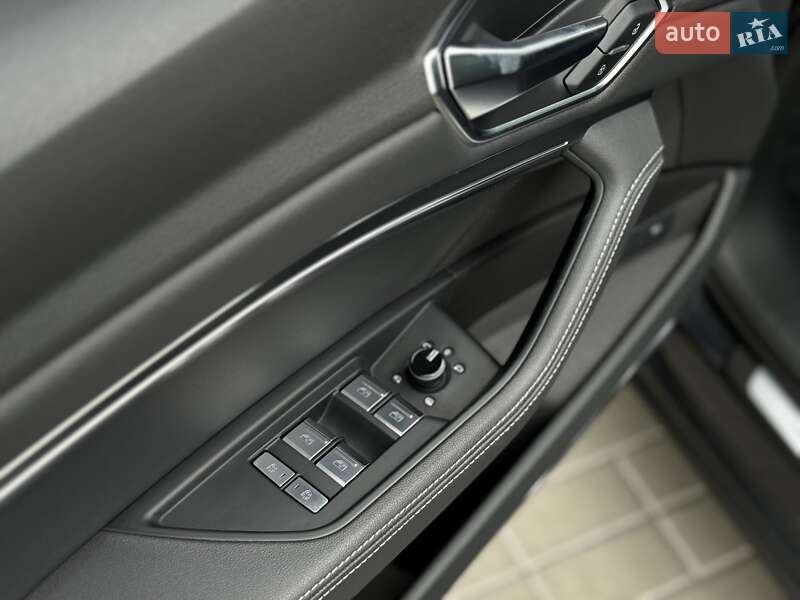 Позашляховик / Кросовер Audi e-tron 2019 в Мукачевому