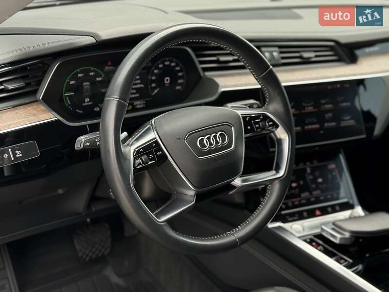 Позашляховик / Кросовер Audi e-tron 2019 в Мукачевому
