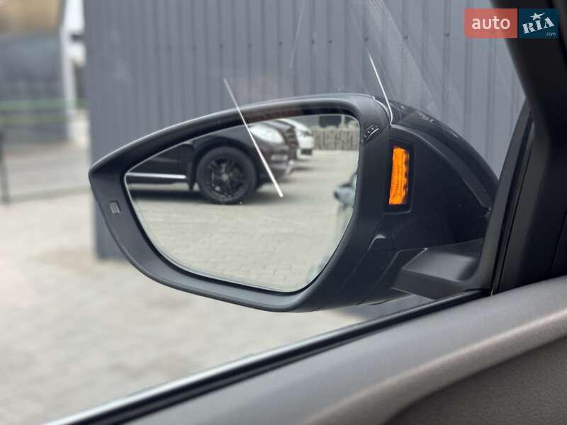 Позашляховик / Кросовер Audi e-tron 2019 в Мукачевому