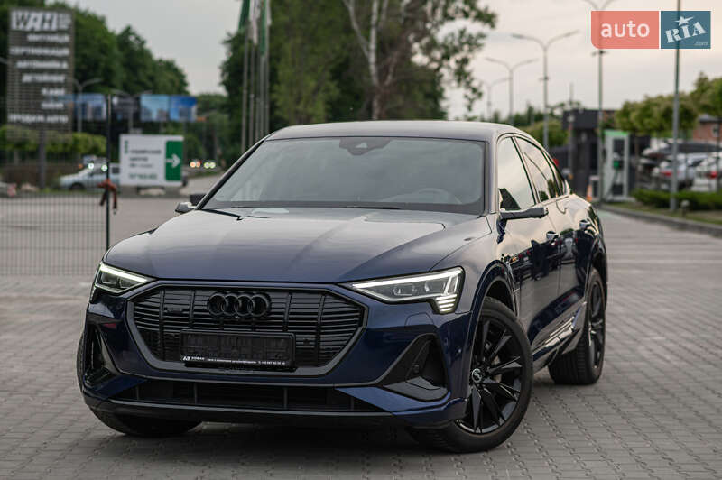 Позашляховик / Кросовер Audi e-tron 2020 в 