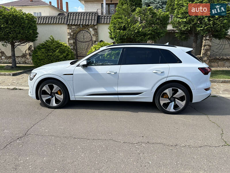 Внедорожник / Кроссовер Audi e-tron 2021 в Одессе