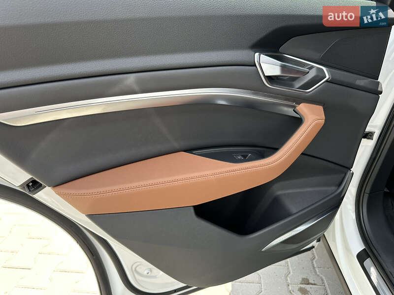 Внедорожник / Кроссовер Audi e-tron 2021 в Одессе