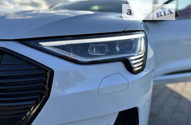Внедорожник / Кроссовер Audi e-tron 2020 в 