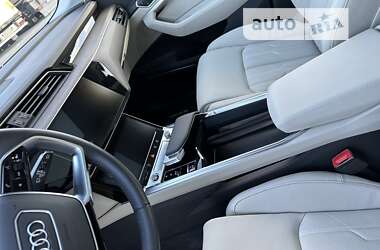 Внедорожник / Кроссовер Audi e-tron 2020 в 
