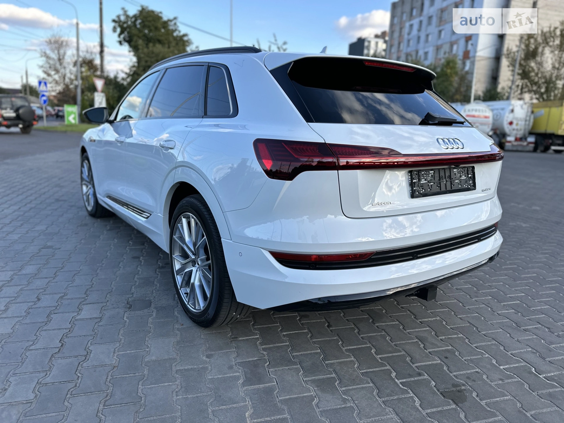 2020 Audi e-tron - мініатюра 5