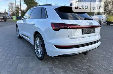 Внедорожник / Кроссовер Audi e-tron 2020 в 