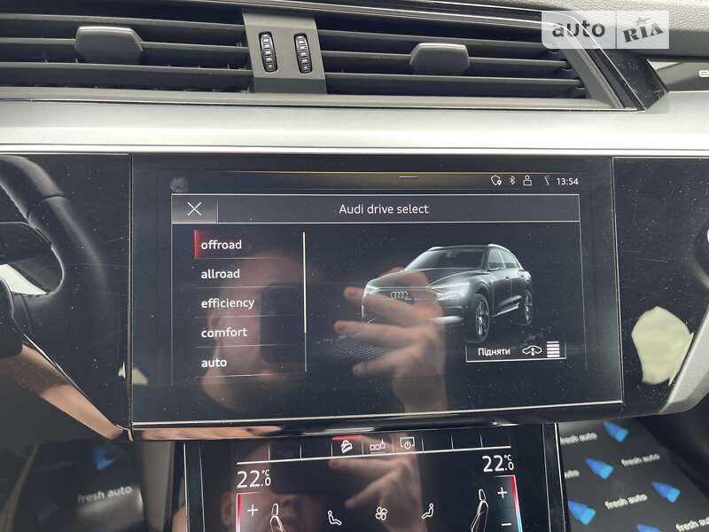 Внедорожник / Кроссовер Audi e-tron 2020 в Ровно