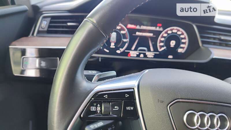 Позашляховик / Кросовер Audi e-tron 2019 в Бучі