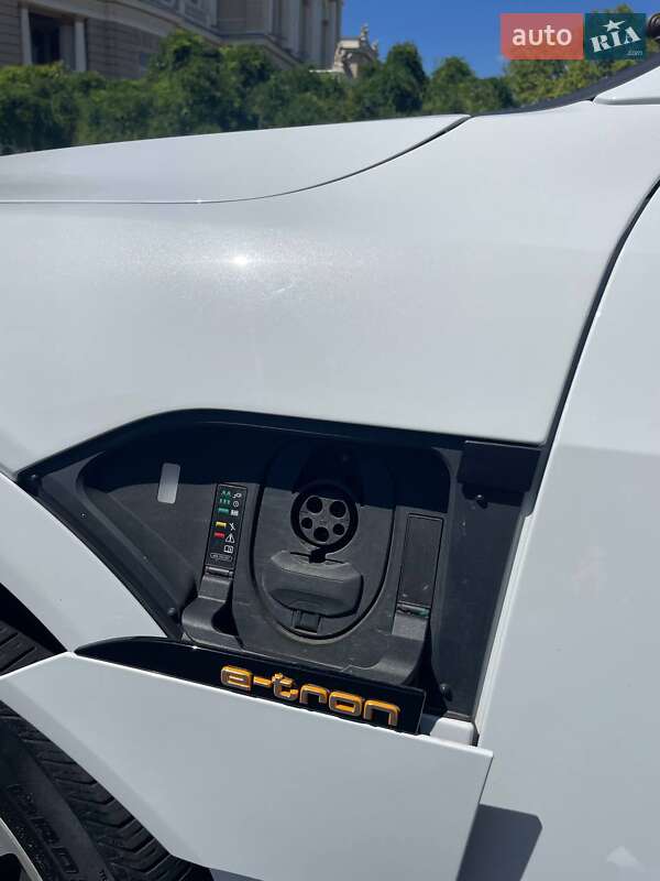 Позашляховик / Кросовер Audi e-tron 2019 в Одесі