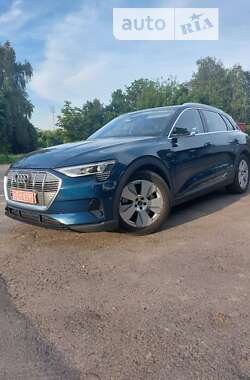 Позашляховик / Кросовер Audi e-tron 2021 в Рівному