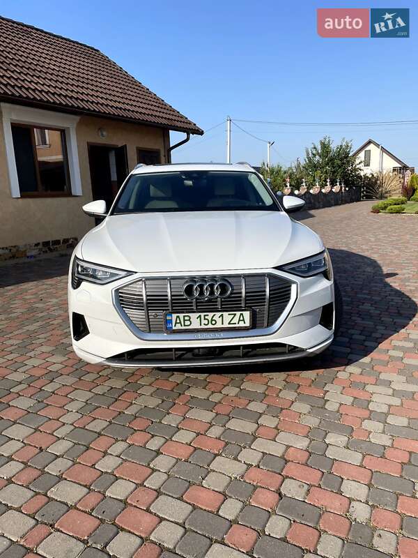Позашляховик / Кросовер Audi e-tron 2019 в Летичіві