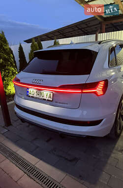 Внедорожник / Кроссовер Audi e-tron 2020 в 
