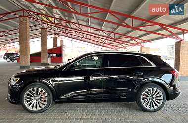 Внедорожник / Кроссовер Audi e-tron 2019 в 