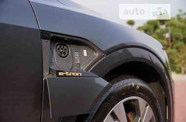 Внедорожник / Кроссовер Audi e-tron 2020 в 