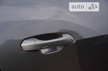 Внедорожник / Кроссовер Audi e-tron 2020 в 