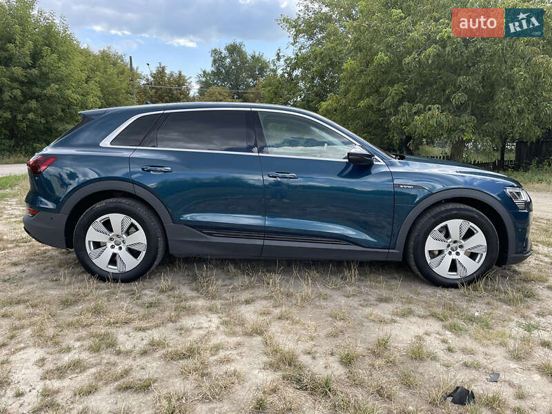 Позашляховик / Кросовер Audi e-tron 2019 в Житомирі