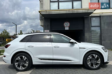 Внедорожник / Кроссовер Audi e-tron 2021 в 